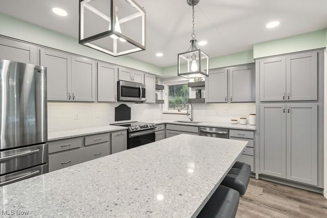 6753 Mill Road, Brecksville, OH 44141