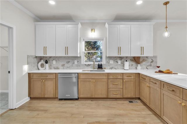 631 Braidwood NW Drive, Acworth, GA 30101