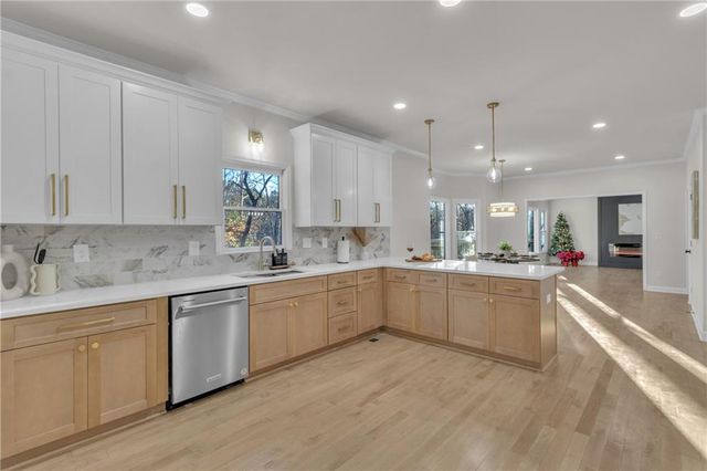 631 Braidwood NW Drive, Acworth, GA 30101