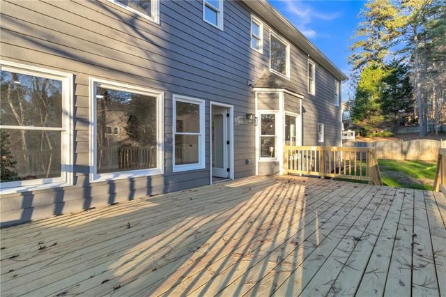 631 Braidwood NW Drive, Acworth, GA 30101