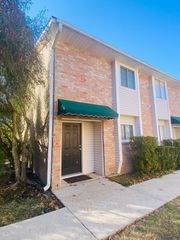 913 W Rothland St #6-D, Gonzales, LA 70737