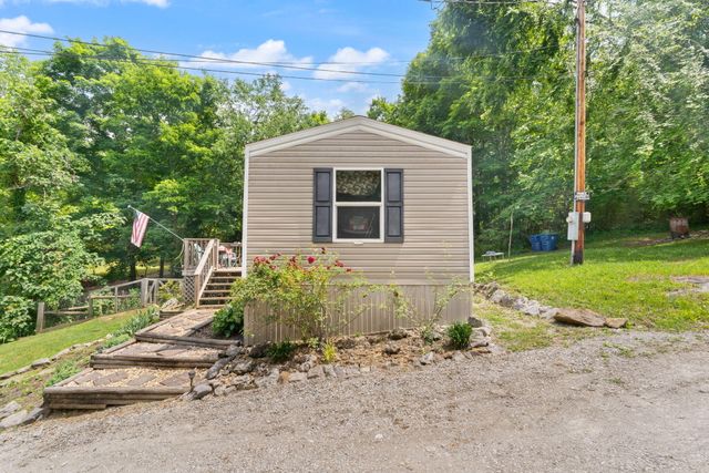 215 Lakeview Avenue, Burnside, KY 42519