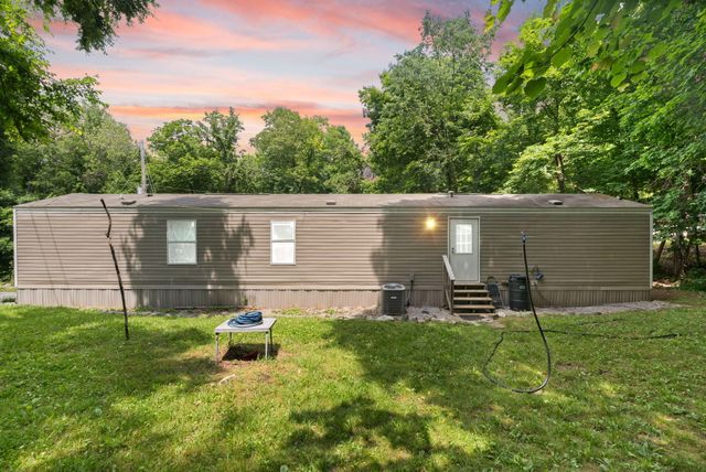 215 Lakeview Avenue, Burnside, KY 42519