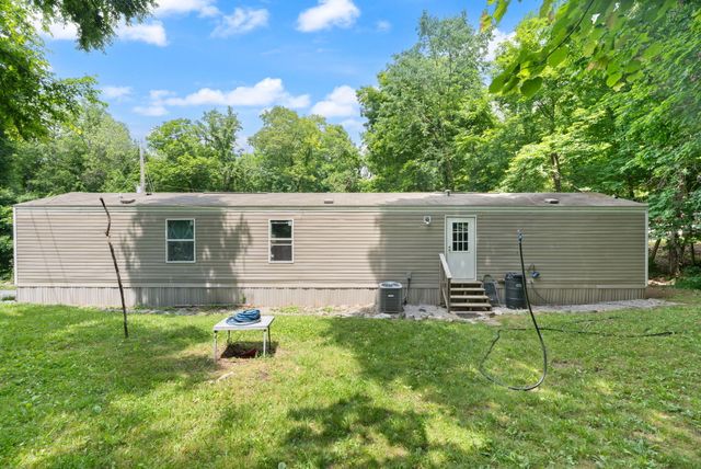 215 Lakeview Avenue, Burnside, KY 42519
