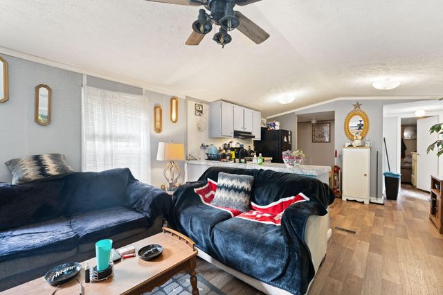215 Lakeview Avenue, Burnside, KY 42519