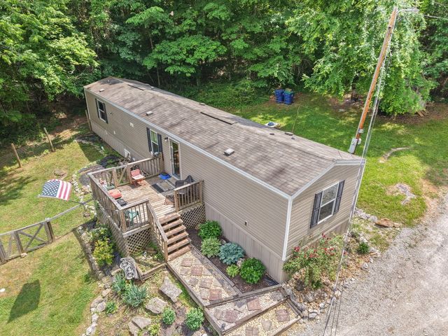 215 Lakeview Avenue, Burnside, KY 42519