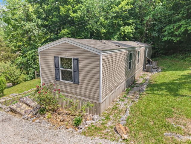 215 Lakeview Avenue, Burnside, KY 42519