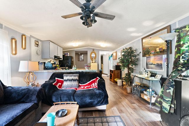 215 Lakeview Avenue, Burnside, KY 42519