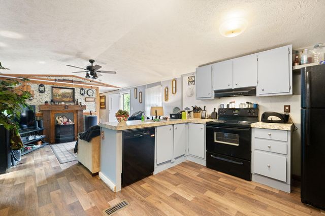 215 Lakeview Avenue, Burnside, KY 42519