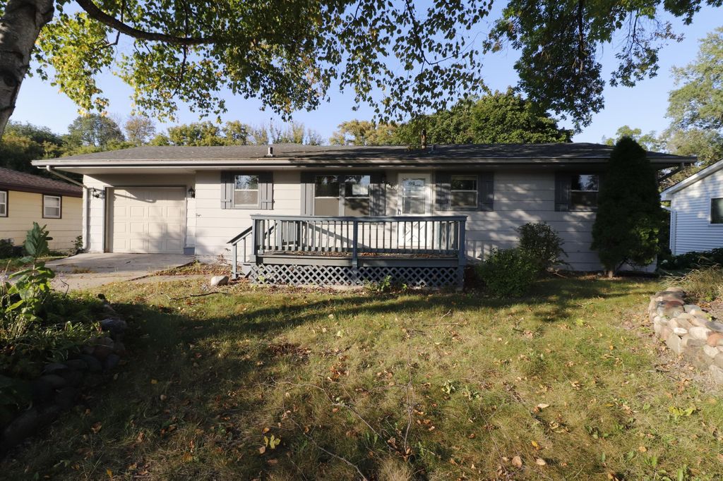 4560 Dakota Street SE, Prior Lake, MN 55372