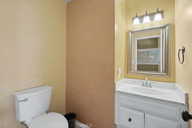 21019 Gresham St. 22, Canoga Park, CA 91304