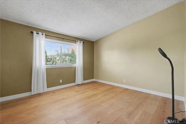21019 Gresham St. 22, Canoga Park, CA 91304