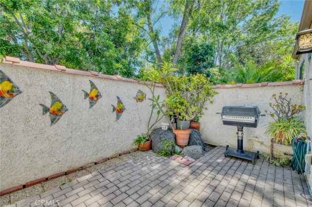 21019 Gresham St. 22, Canoga Park, CA 91304