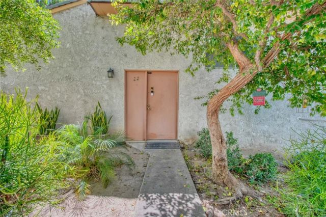 21019 Gresham St. 22, Canoga Park, CA 91304