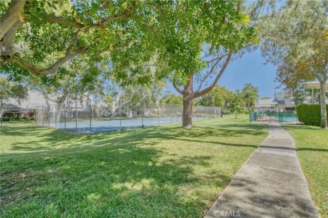 21019 Gresham St. 22, Canoga Park, CA 91304