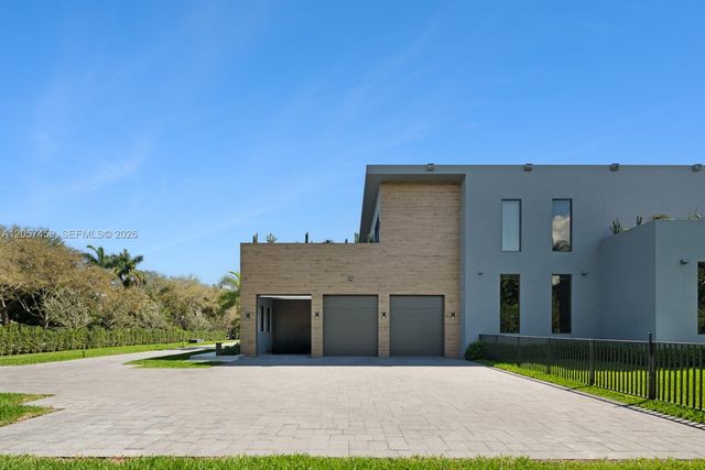 5900 SW 129th Terrace, Pinecrest, FL 33156
