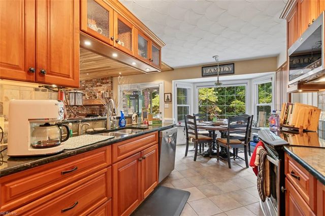 110 Bailey DR, Yorktown, VA 23692