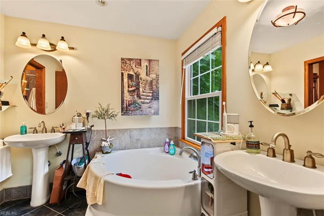 110 Bailey DR, Yorktown, VA 23692