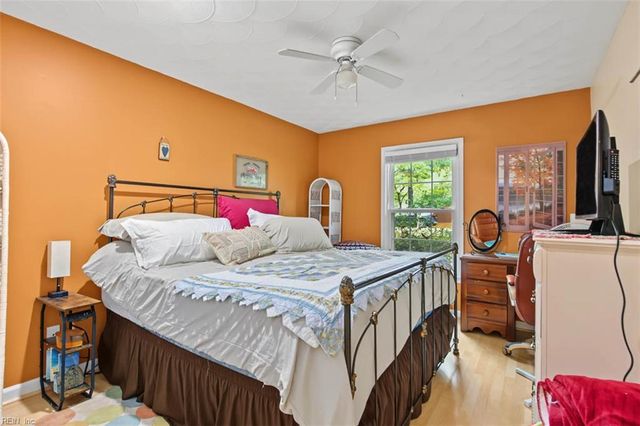 110 Bailey DR, Yorktown, VA 23692