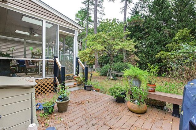 110 Bailey DR, Yorktown, VA 23692