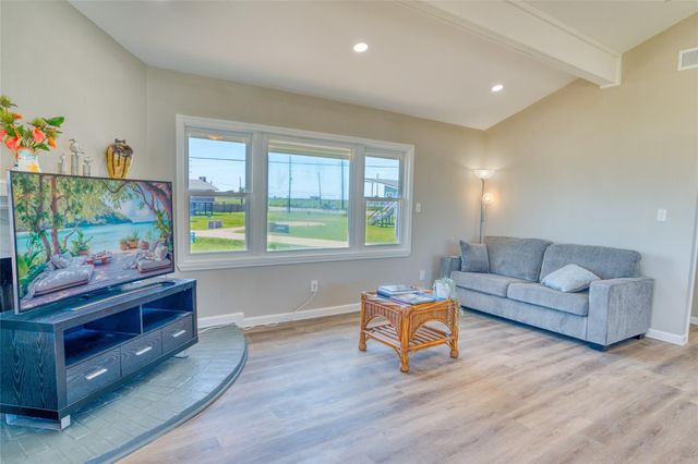 16713 Jamaica Beach Road, Jamaica Beach, TX 77554