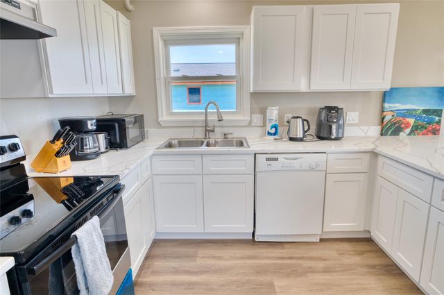 16713 Jamaica Beach Road, Jamaica Beach, TX 77554