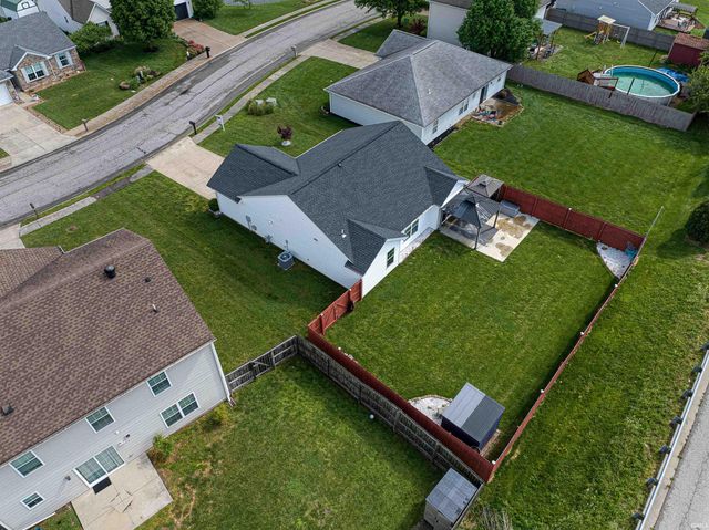 817 Candlestick Court, Evansville, IN 47725
