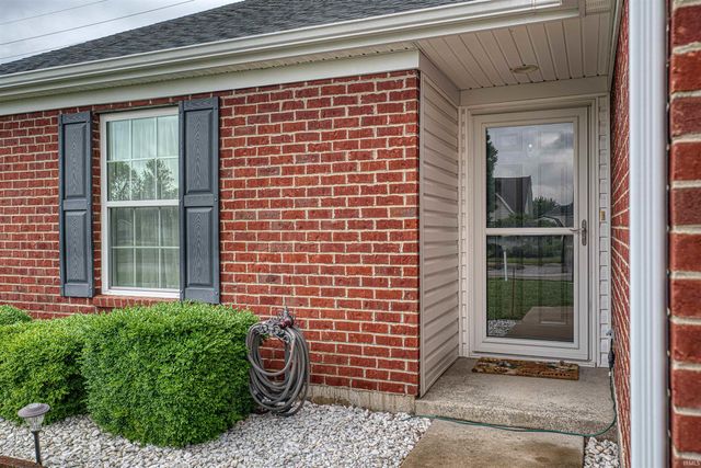 817 Candlestick Court, Evansville, IN 47725