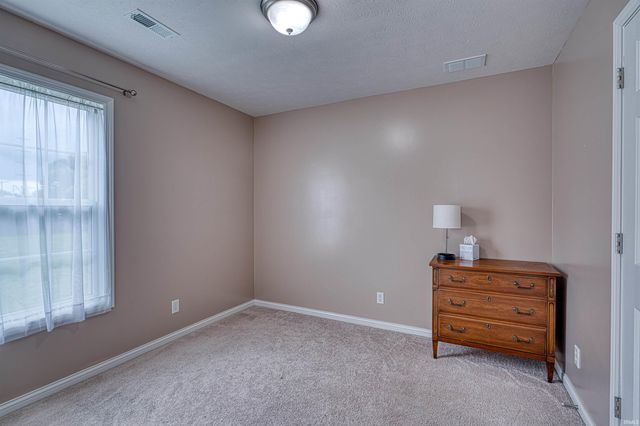 817 Candlestick Court, Evansville, IN 47725