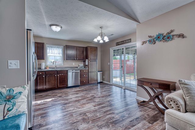 817 Candlestick Court, Evansville, IN 47725