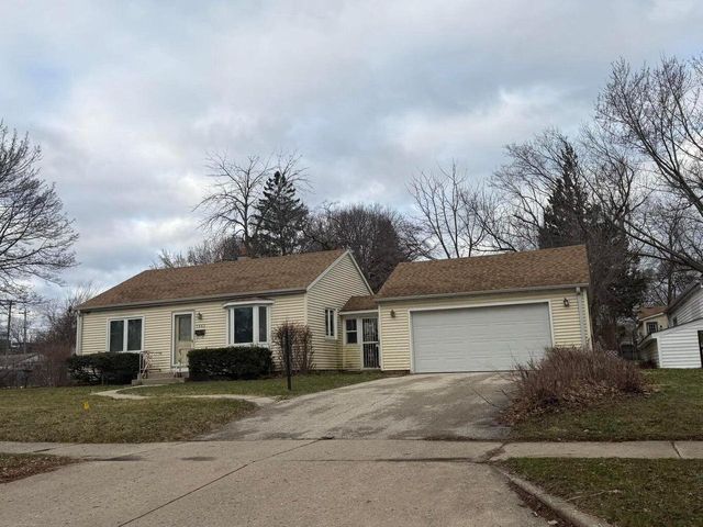 5643 N 66th STREET, Milwaukee, WI 53218