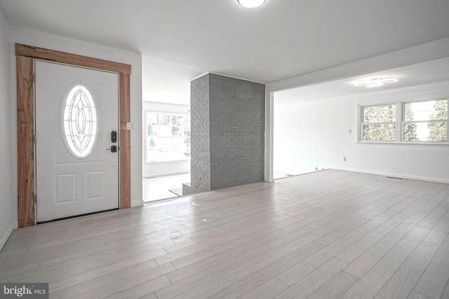 17 MAPLEWOOD AVE, Carneys Point, NJ 08069