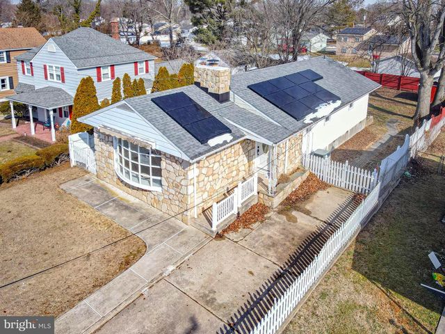 17 MAPLEWOOD AVE, Carneys Point, NJ 08069