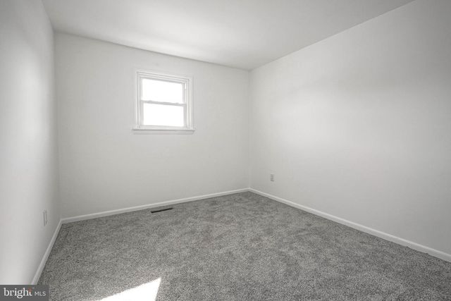 17 MAPLEWOOD AVE, Carneys Point, NJ 08069