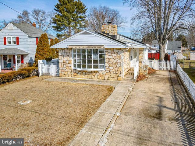 17 MAPLEWOOD AVE, Carneys Point, NJ 08069