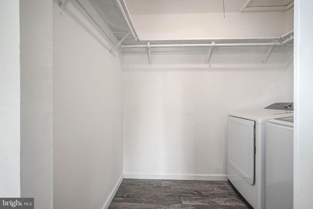 17 MAPLEWOOD AVE, Carneys Point, NJ 08069