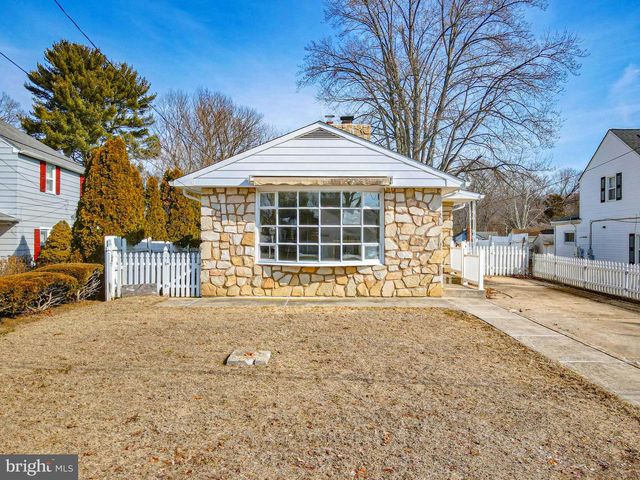 17 MAPLEWOOD AVE, Carneys Point, NJ 08069