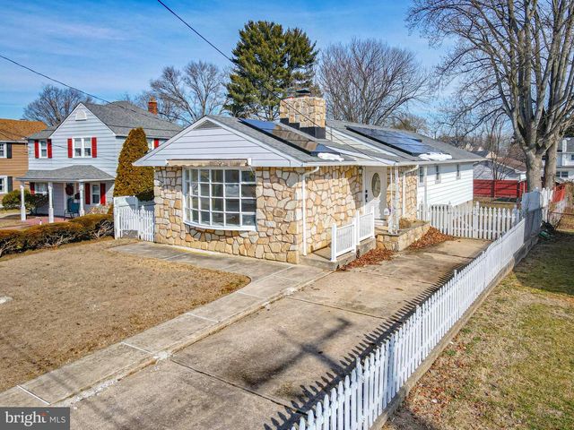 17 MAPLEWOOD AVE, Carneys Point, NJ 08069