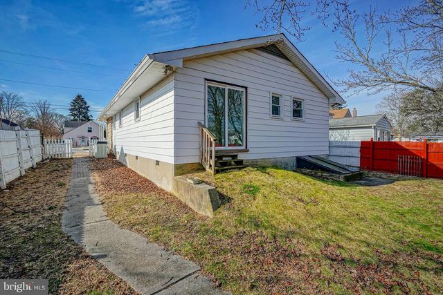 17 MAPLEWOOD AVE, Carneys Point, NJ 08069