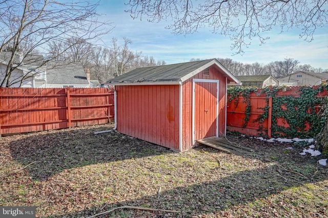 17 MAPLEWOOD AVE, Carneys Point, NJ 08069