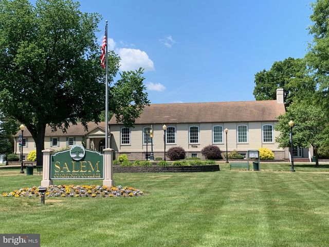 17 MAPLEWOOD AVE, Carneys Point, NJ 08069