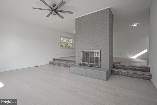 17 MAPLEWOOD AVE, Carneys Point, NJ 08069