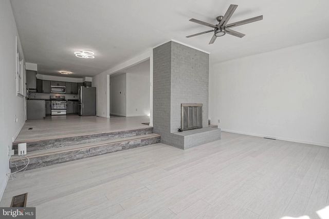 17 MAPLEWOOD AVE, Carneys Point, NJ 08069