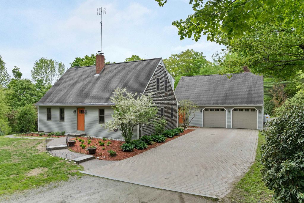 371 Baker Road, Henniker, NH 03242