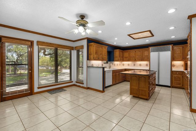 8135 Ridge North Dr, San Antonio, TX 78266