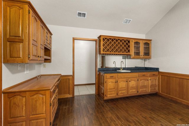 8135 Ridge North Dr, San Antonio, TX 78266