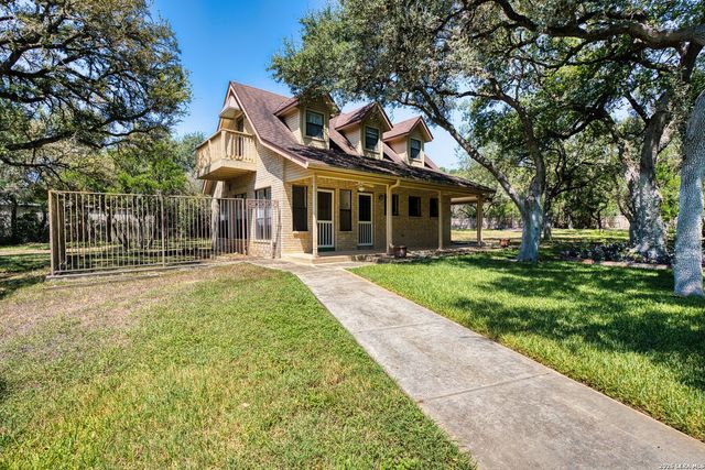 8135 Ridge North Dr, San Antonio, TX 78266