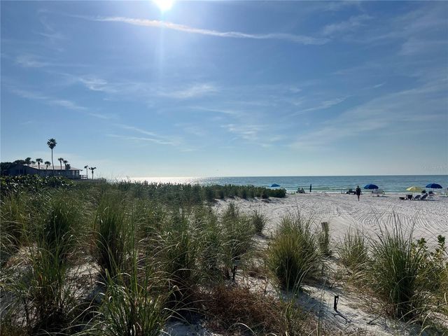 1001 POINT OF ROCKS ROAD 611, Sarasota, FL 34242