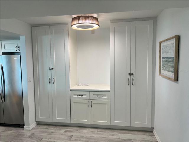1001 POINT OF ROCKS ROAD 611, Sarasota, FL 34242