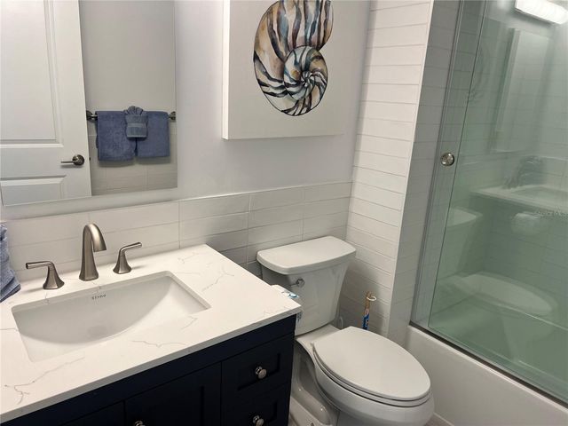 1001 POINT OF ROCKS ROAD 611, Sarasota, FL 34242